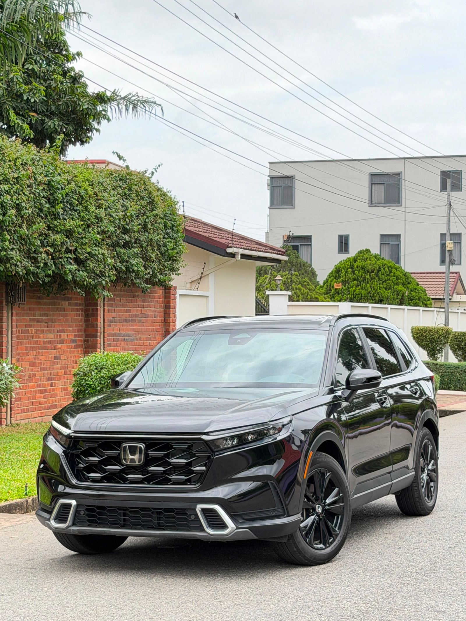 Honda CR-V Sport Touring Hybrid — black